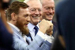 From UFC to NFL? McGregor throws pass for Cowboys
