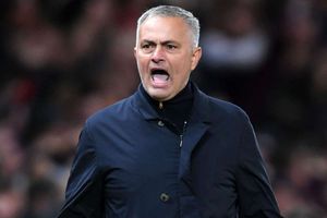 Mourinho: United players have struggled to cope with 'manhunt'