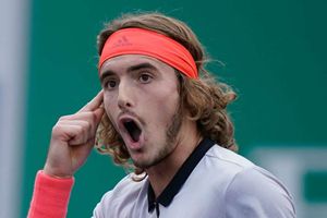 Tsitsipas and Shapovalov advance at Stockholm Open