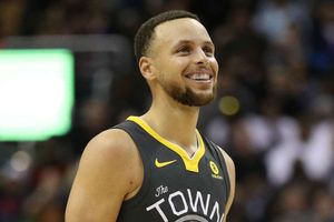 Curry sets NBA record, hits at least five three-pointers in seven straight games
