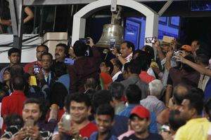 Gautam Gambhir fumes at BCCI, CAB for honouring 'corrupt' Azharuddin at Eden Gardens