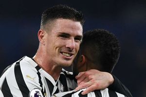 Burnley 1 Newcastle United 2: Magpies march on despite Ritchie horror miss
