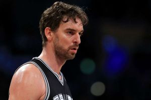NBA: Spurs center Gasol out with stress fracture in foot