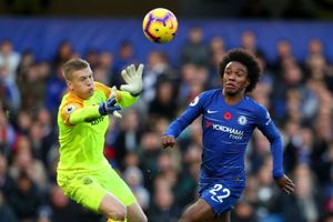 Chelsea 0 Everton 0: Pickford on form to halt Sarri's winning run