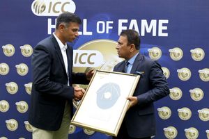Rahul Dravid receives ICC Hall of Fame award from Sunil Gavaskar