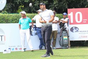 Shiv Kapur makes memorable return to Chandigarh, posts 65 to equal course record and take lead