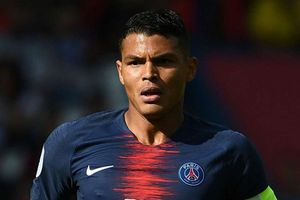 Napoli 1 Paris Saint-Germain 1: Silva mistake hands Partenopei top spot