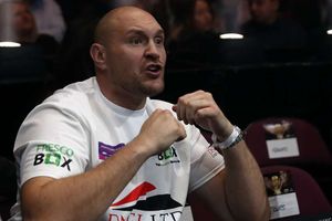 Apologetic Fury calls for weigh-in face-off to be cancelled