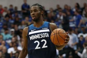 Wiggins booed by Timberwolves fans after missing late free throws