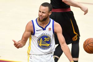 Warriors' Curry believes moon landing was faked