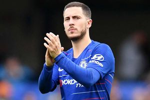 Hazard contract talks happening every week, says Chelsea boss Sarri