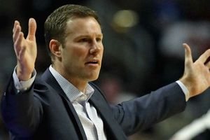 Bulls fire head coach Hoiberg, promote Boylen