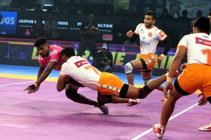 PKL 2018: Jaipur Pink Panthers beat Puneri Paltan