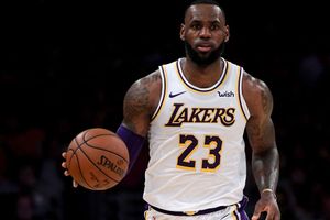 LeBron on Lakers potentially acquiring Davis: That would be amazing