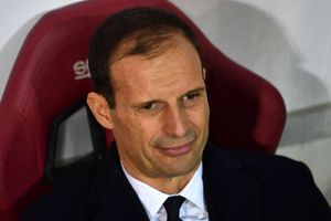 Juventus' Allegri rejects Manchester United rumours