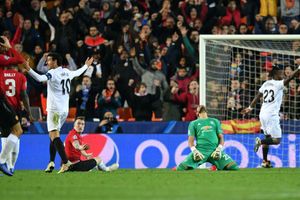 Valencia 2 Manchester United 1: Jones scores own goal as Red Devils limp through