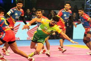 PKL: UP Yoddha hammer Patna Pirates 47-31