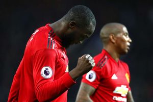 Premier League wrap: Man Utd hammer Fulham; Chelsea beat Man City; Salah hat-trick lifts Liverpool