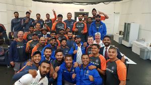 India Vs Australia: Tendulkar leads cricket fraternity in hailing Team India for Melbourne Test win