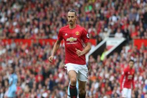 Zlatan Ibrahimovic names his Dream XI; omits Cristiano Ronaldo, includes Lionel Messi