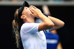 American teen Anisimova sends records tumbling at Aus Open