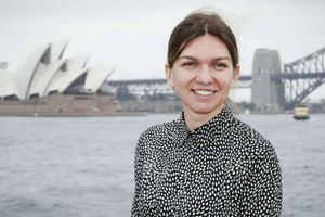Halep aware of 'risk' to 'go with the flow' without coach