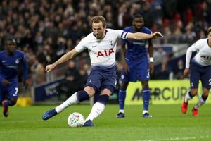 Tottenham 1 Chelsea 0: Kane gives Spurs slender advantage