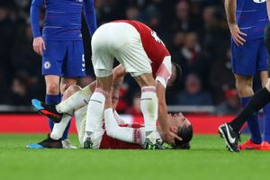 Emery 'not positive' over Bellerin injury