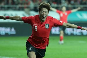 AFC Asian Cup: South Korea 2 China 0: Son sets the standard as Bento's men take top spot
