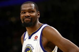 NBA wrap: Warriors edge Celtics for 10th straight win, Nuggets beat Sixers