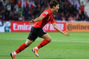 AFC Asian Cup: South Korea 2 Bahrain 1 (after extra time): Kim Jin-su seals quarter-final spot