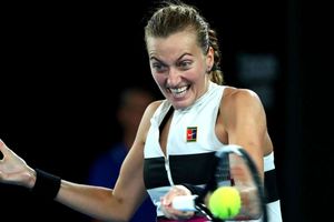 Kvitova ousts Azarenka as Sharapova pulls out in St Petersburg