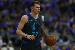 Ayton: Mavs sensation Doncic is a beast