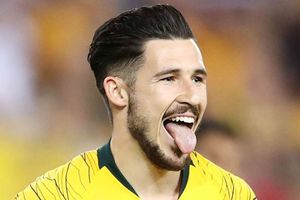 AFC Asian Cup: Australia v Uzbekistan: Leckie's return is 'like a new signing', says Arnold