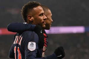 Neymar insists Barcelona and Real Madrid links not 'concrete'