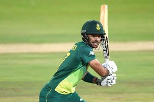 Hendricks and weather combine to frustrate Pakistan