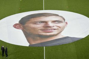 Nantes and Saint-Etienne pay tribute to missing Sala