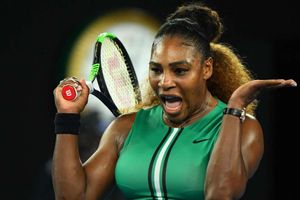 Serena coasts, difficulties for Halep and Muguruza's marathon