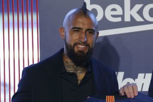 Barcelona midfielder Vidal's four Italian properties seized 