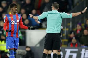 Borussia Dortmund to bid for Crystal Palace winger Wilfried Zaha