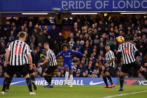 Chelsea 2 Newcastle United 1: Willian wins it for Blues
