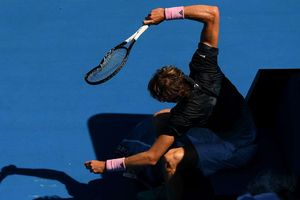 Australian Open: Zverev destroys racquet in meltdown