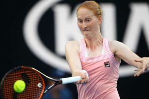 Van Uytvanck battles into Budapest final