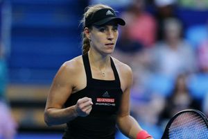 Halep and Kerber stay in hunt for title in Doha