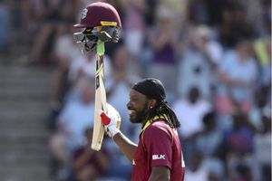 Gayle wants to reconsider retirement decision after run glut
