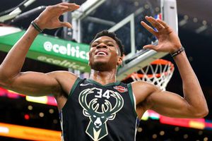 Antetokounmpo's Bucks edge Celtics to extend lead in Eastern Conference