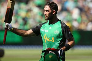 Magical Maxwell leads Stars into BBL semis