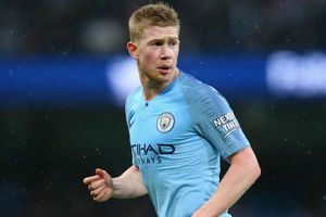 De Bruyne denies Manchester City have advantage in title race