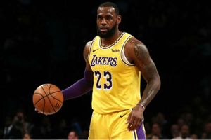 LeBron critical of Mavs' trade move amid Lakers-Pelicans stalemate