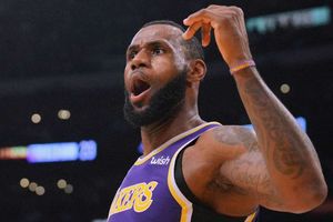 Lakers fall to Grizzlies despite LeBron's triple-double